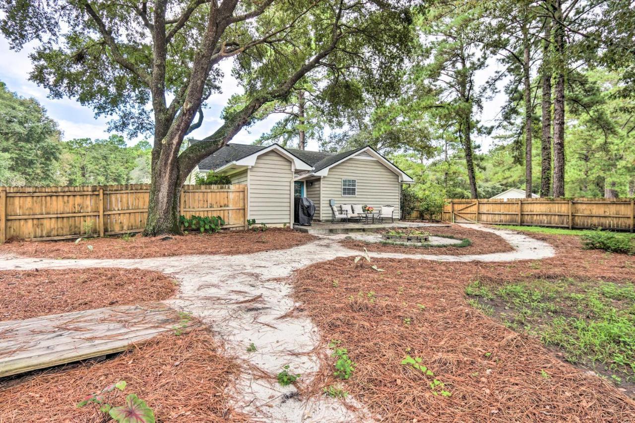Peaceful Beaufort Home With Front Porch And Grill Kültér fotó