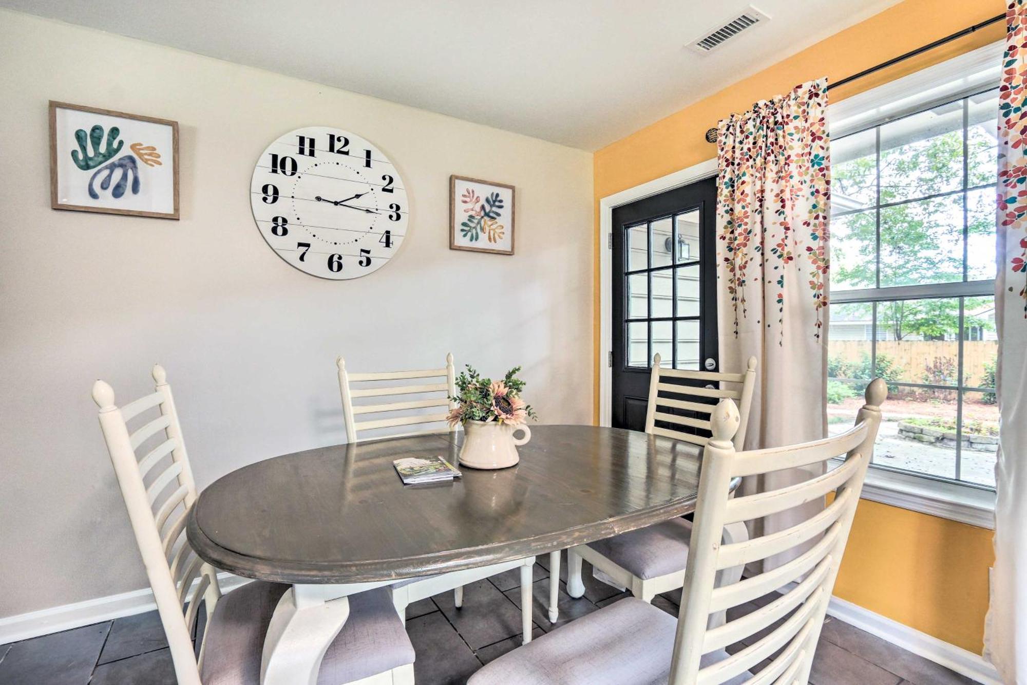Peaceful Beaufort Home With Front Porch And Grill Kültér fotó